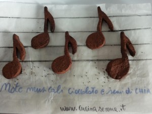 note musicali al cioccolato e semi di Chia