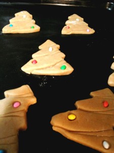Biscotti pan di zenzero a forma di alberelli Natalizi decorati - Gingerbread