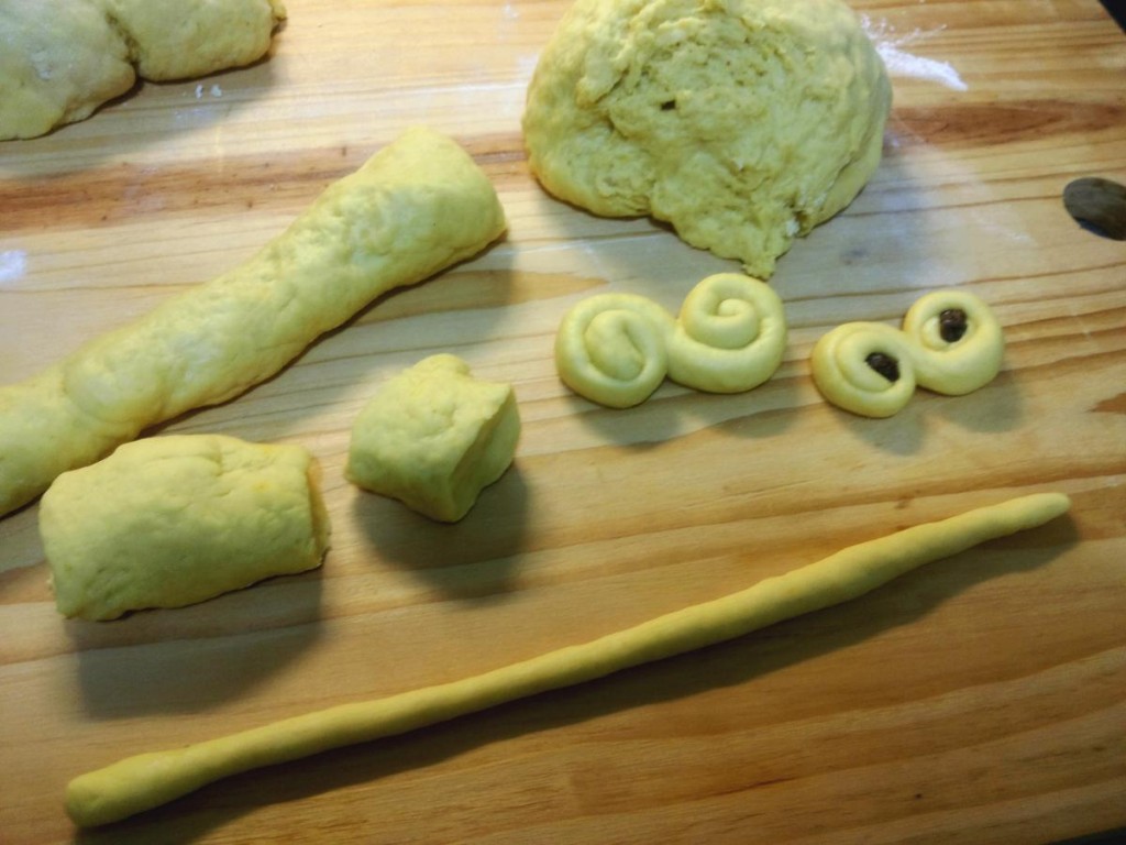 Lussekatter gatti di s. Lucia - panini dolci svedesi allo zafferano a forma