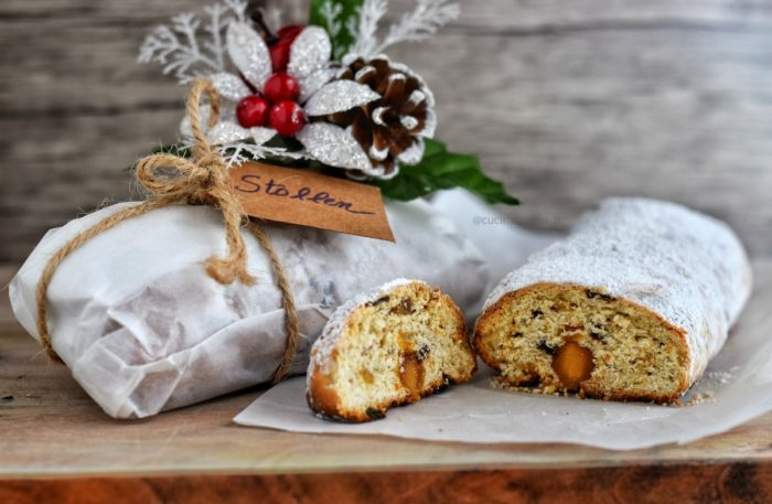 Stollen dolce di natale dei paesi mitteleuropei