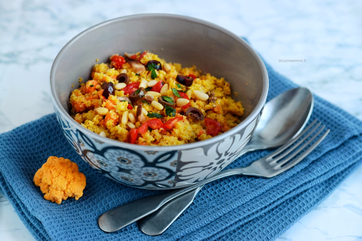 Cous cous di cavolfiore arancione con verdure - ricetta vegan e gluten free