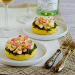 tortino di polenta grigliata con calamari affogati al vino bianco e salicornia veneta