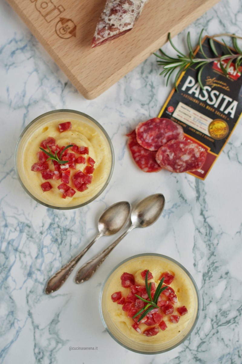 Crema di polenta al latte al profumo di rosmarino con coriandoli di salsiccia passita Clai