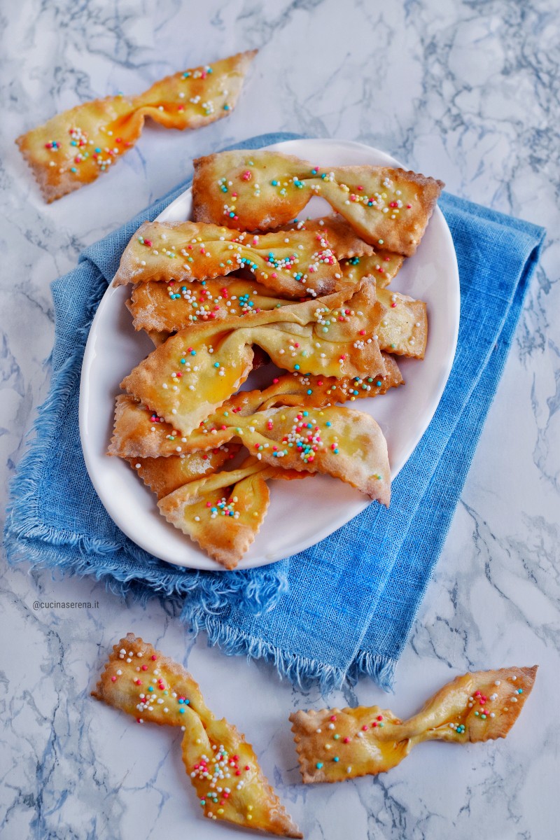 Frappe al forno con codette arcobaleno