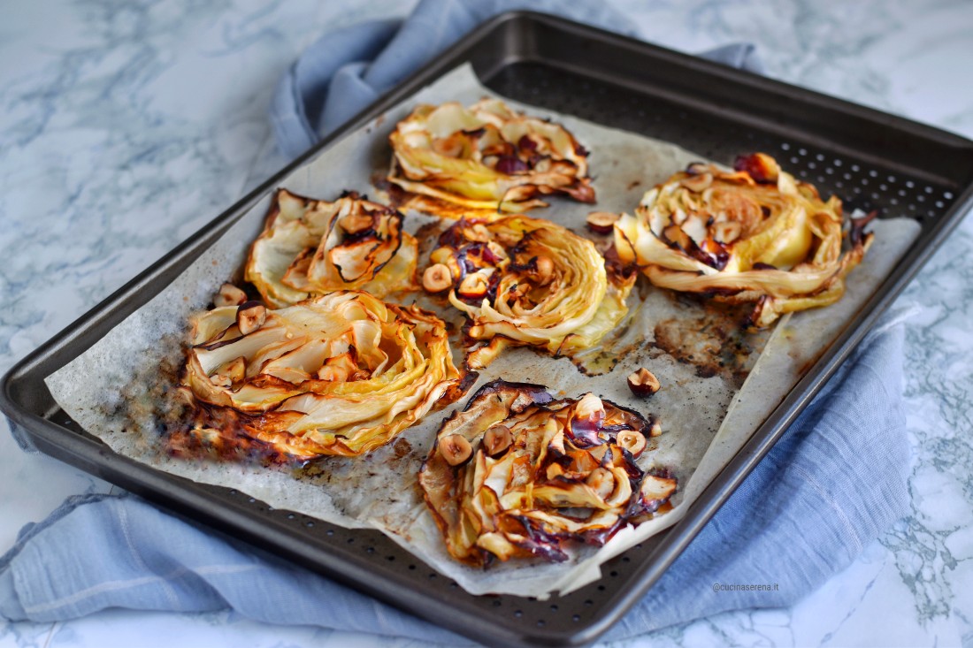 Cavolo cappuccio al forno al limone e nocciole