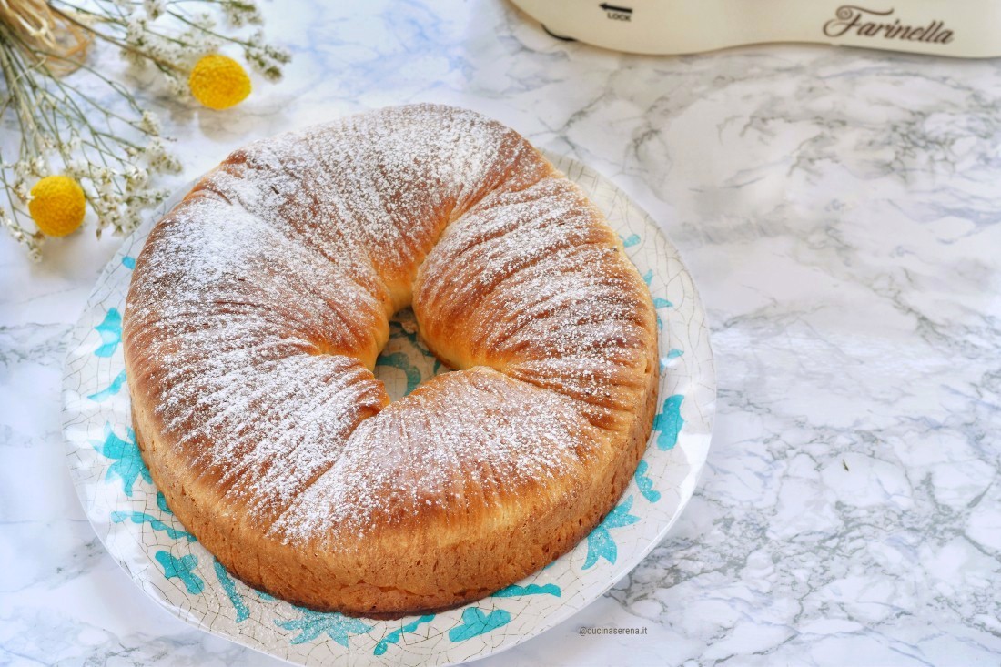 wool roll bread pan brioche dall'aspetto di un gomitolo di lana