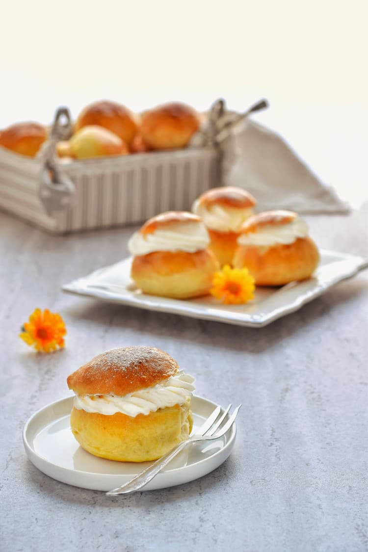 Semla dolcetti svedesi di carnevale - ricetta di carnevale dal mondo