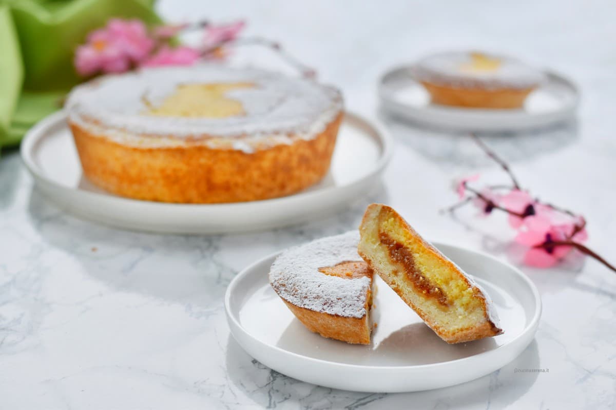 Torta di pasqua svizzera osterkuchen o osterchüechli dolce di frolla farcita